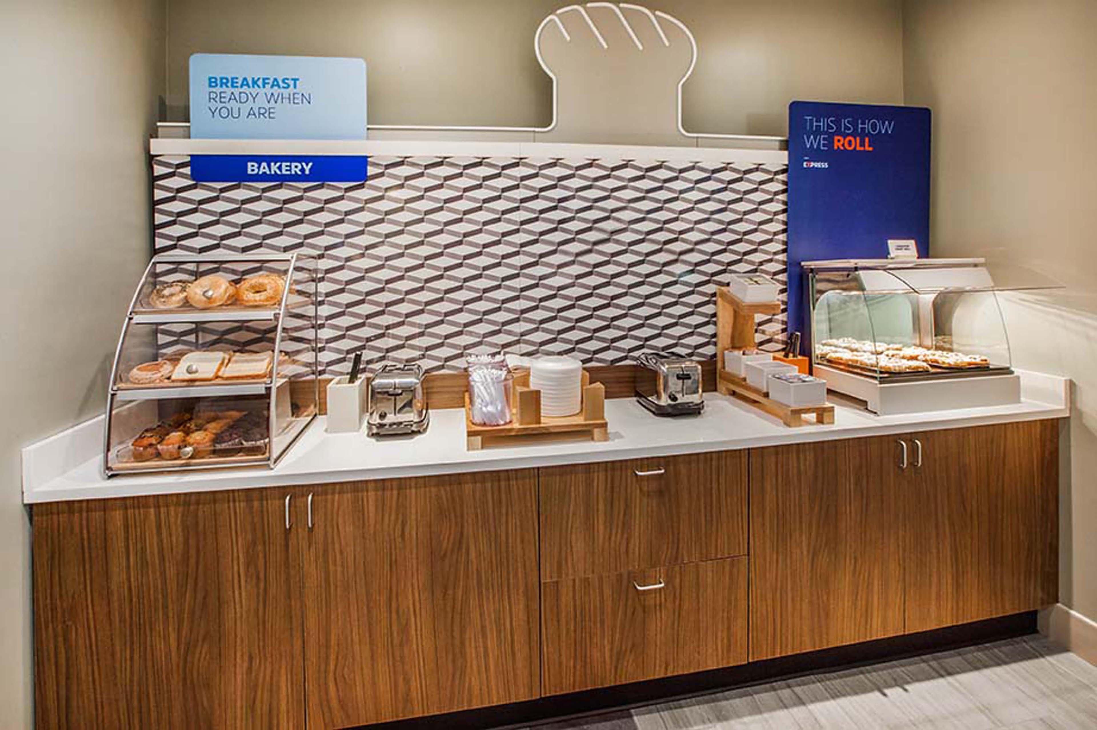 Holiday Inn Express And Suites Calgary By Ihg Extérieur photo