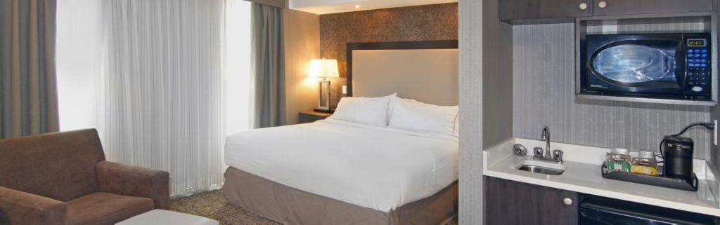 Holiday Inn Express And Suites Calgary By Ihg Extérieur photo