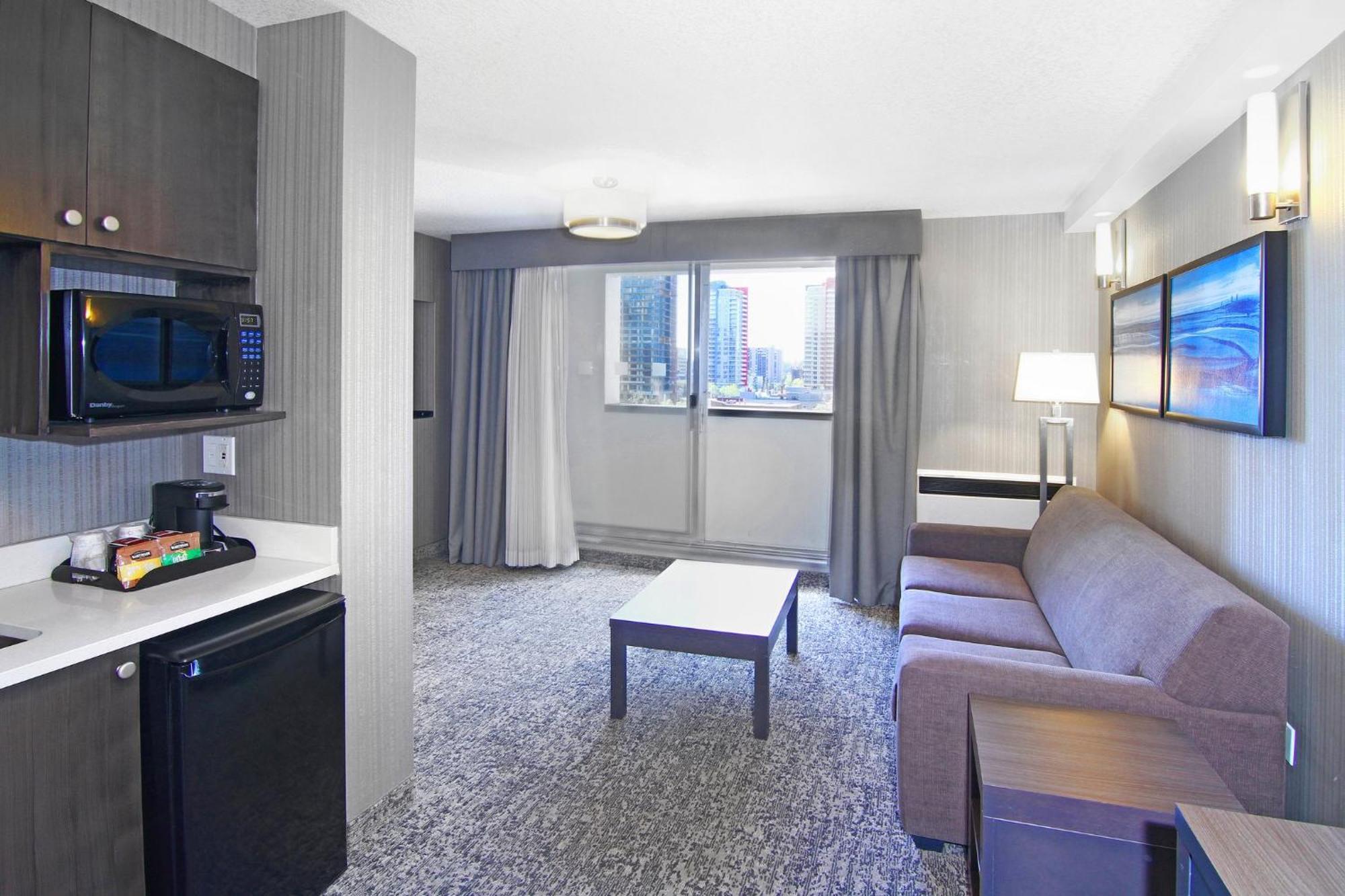 Holiday Inn Express And Suites Calgary By Ihg Extérieur photo
