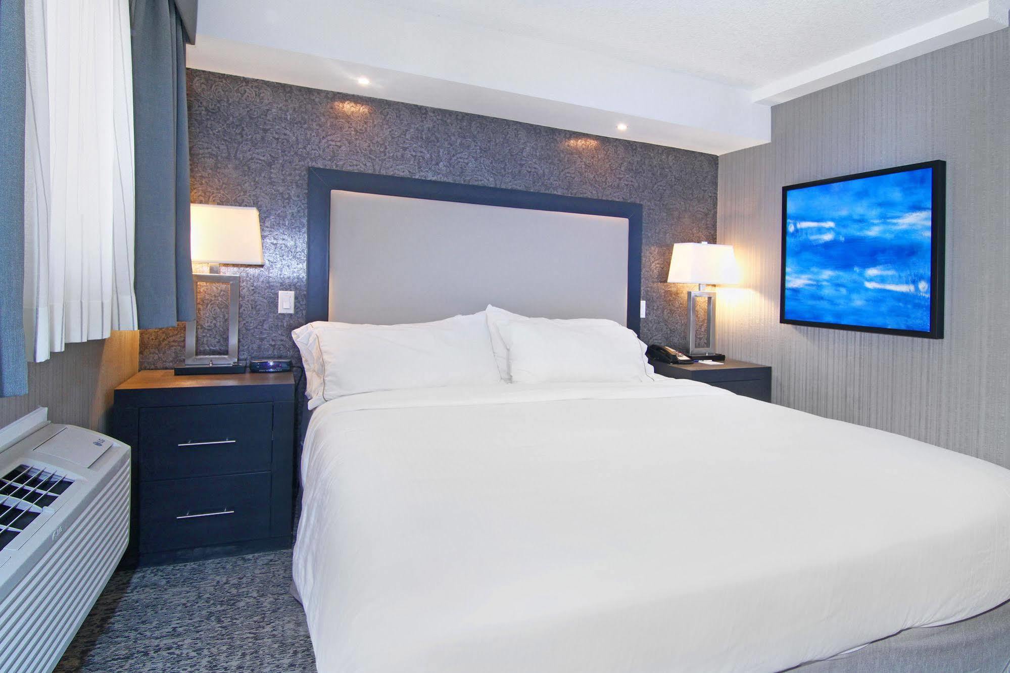 Holiday Inn Express And Suites Calgary By Ihg Extérieur photo