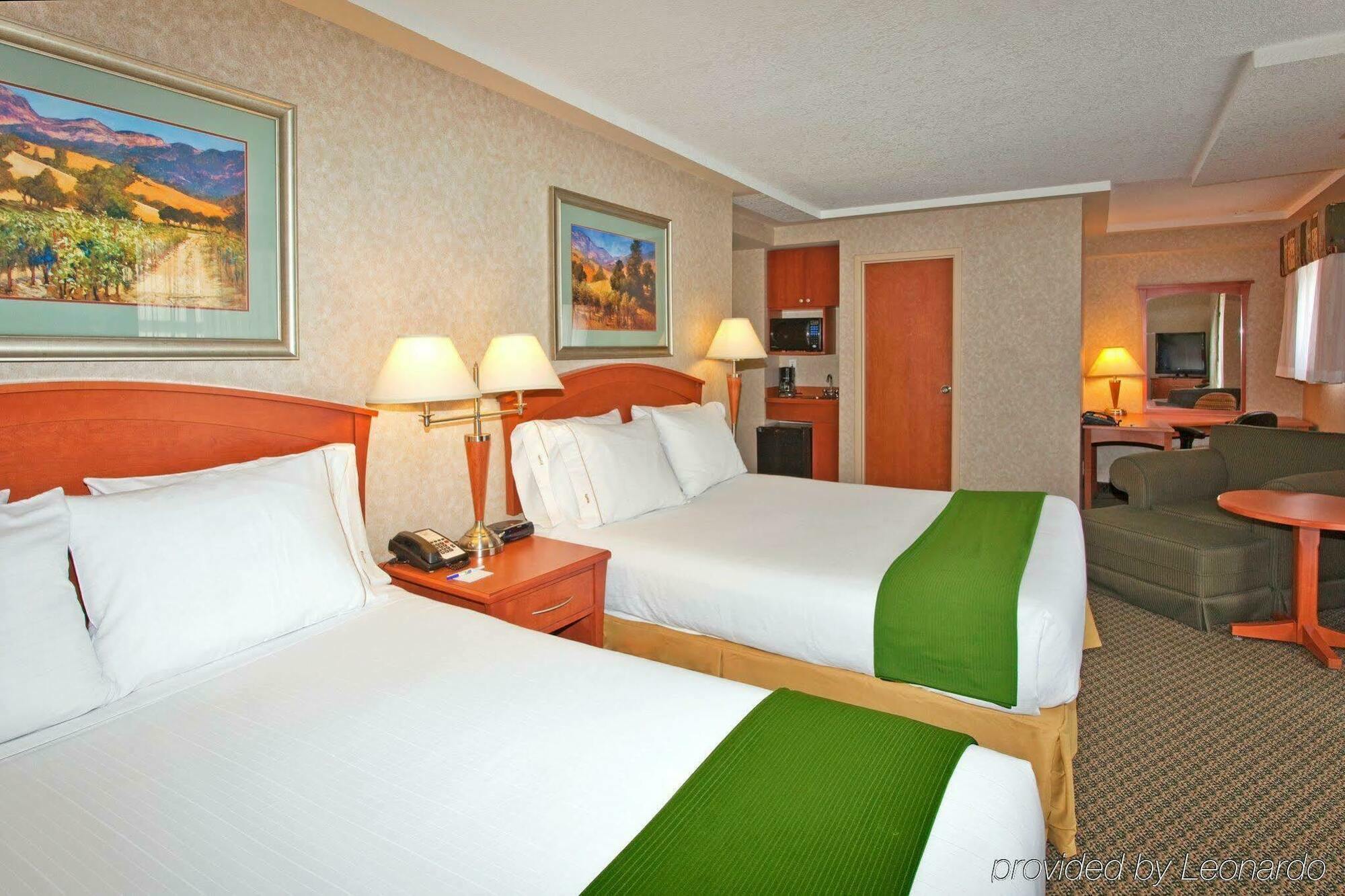Holiday Inn Express And Suites Calgary By Ihg Extérieur photo