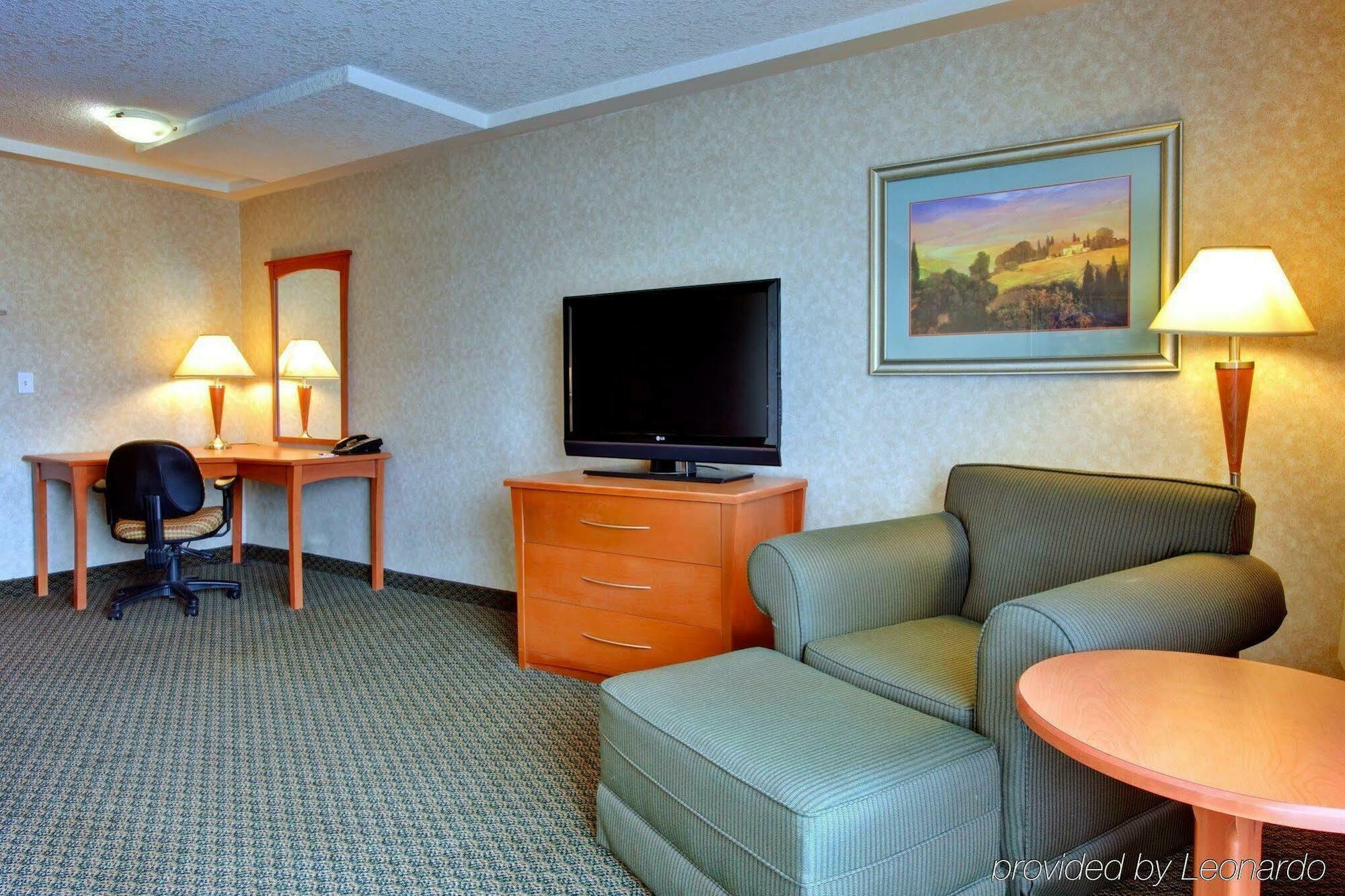 Holiday Inn Express And Suites Calgary By Ihg Chambre photo